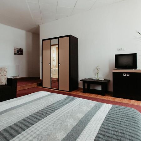 Casa Preturii Hotel Tîrgu Lăpuş Екстериор снимка
