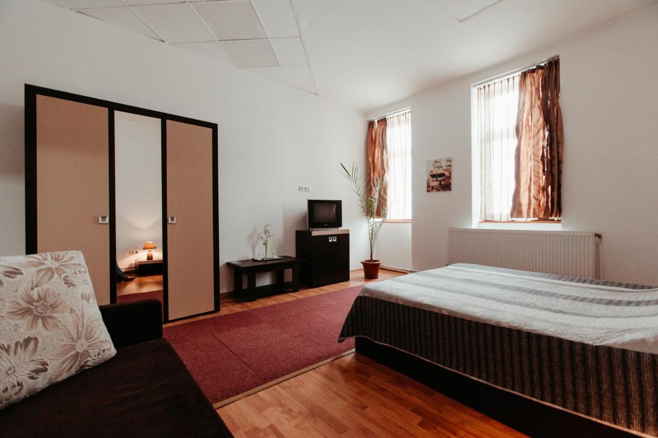 Casa Preturii Hotel Tîrgu Lăpuş Екстериор снимка
