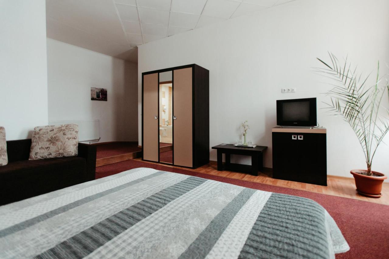 Casa Preturii Hotel Tîrgu Lăpuş Екстериор снимка