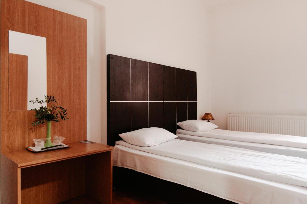 Casa Preturii Hotel Tîrgu Lăpuş Екстериор снимка